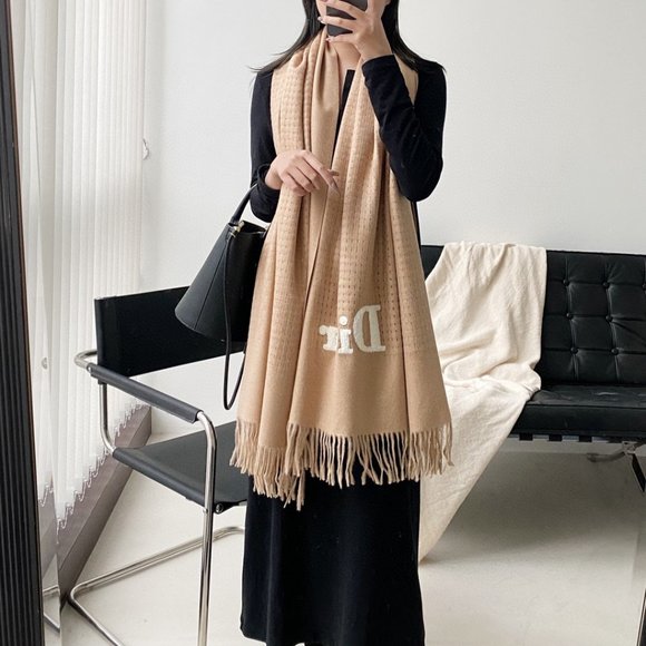 ๐โจAUTHENTICโจ๐Dior scarf - Picture 1 of 4